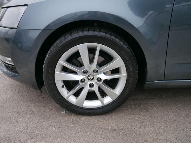 Skoda Octavia Combi 1.4 TSI DSG AMBITTON* NAVI * PDC SHZG 17 ZOLL KLIMAAUTOMATIK 