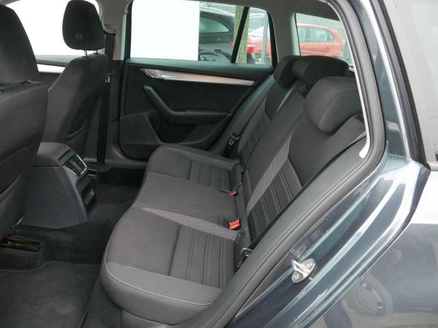 Skoda Octavia Combi 1.4 TSI DSG AMBITTON* NAVI * PDC SHZG 17 ZOLL KLIMAAUTOMATIK 