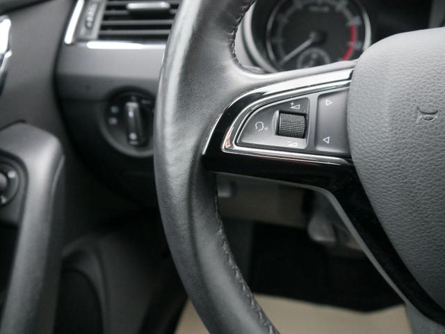 Skoda Octavia Combi 1.4 TSI DSG AMBITTON* NAVI * PDC SHZG 17 ZOLL KLIMAAUTOMATIK 