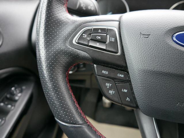 Ford EcoSport ST-Line 1.0*ST-LINE*NAVI*PDC*SHZ*KLIMA*AHK-ABNEHMBAR*TEMPOMAT*17-ZOLL 