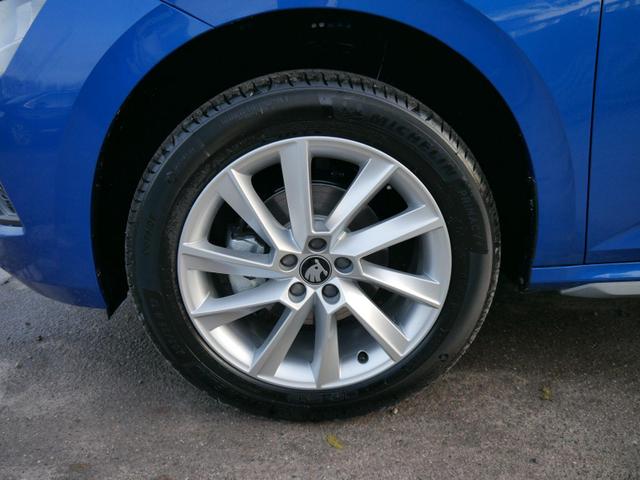 Skoda Kamiq 130 Jahre Premium 1,5 TSI DSG*KAMERA*PDC*SMARTLINK*AHK-SCHWENKBAR*LED*SHZ* 