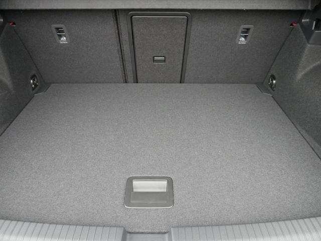 Volkswagen T-Roc Style Black 1,5 TSI DSG NEUES-MODELL*ACC*NAVI*PDC*AHK*LED*KAMERA*TEMPOMAT*19-ZOLL 