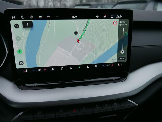 Skoda Octavia Combi Selection 2.0 TDI DSG Selection*ACC*NAVI*PDC*LED*SHZ*TEMPOMAT*KLIMA 