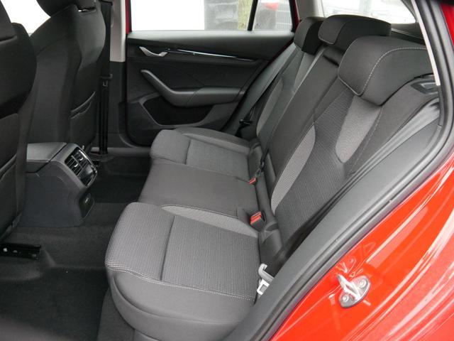 Skoda Octavia Combi Selection 2.0 TDI DSG Selection*PDC*LED*SHZ*TEMPOMAT*SMARTLINK*AHK-SCHWENKBAR 