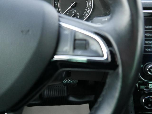 Skoda Superb Combi Style 2.0 TDI DSG 4x4 Style*ACC*PDC-HI*KAMERA*LED*AHK*TEMPOMAT*EL-PONORAMA-DACH 