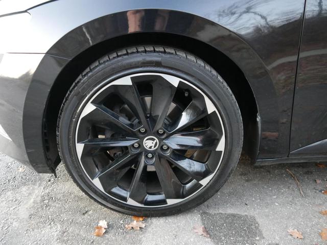 Skoda Superb Combi Style 2.0 TDI DSG 4x4 Style*ACC*PDC-HI*KAMERA*LED*AHK*TEMPOMAT*EL-PONORAMA-DACH 