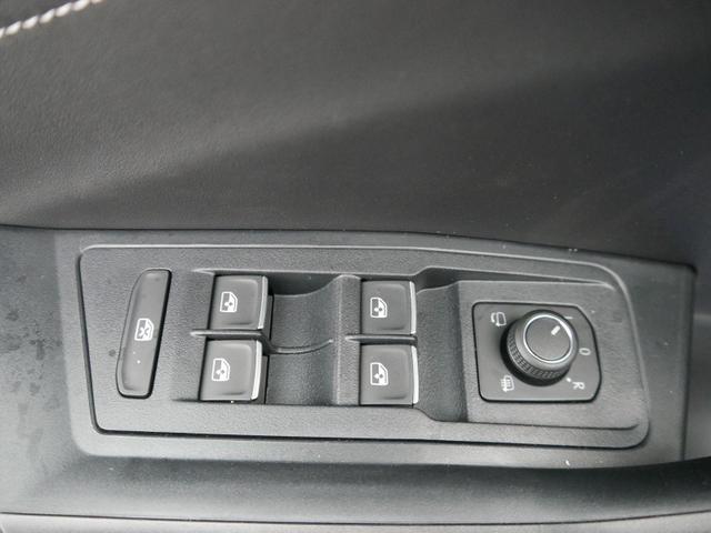 Volkswagen T-Roc Style 1,5 TSI DSG*AHK*ACC*MATRIX-LED*SHZ*PDC*KAMERA*TEMPOMAT*19-ZOLL 