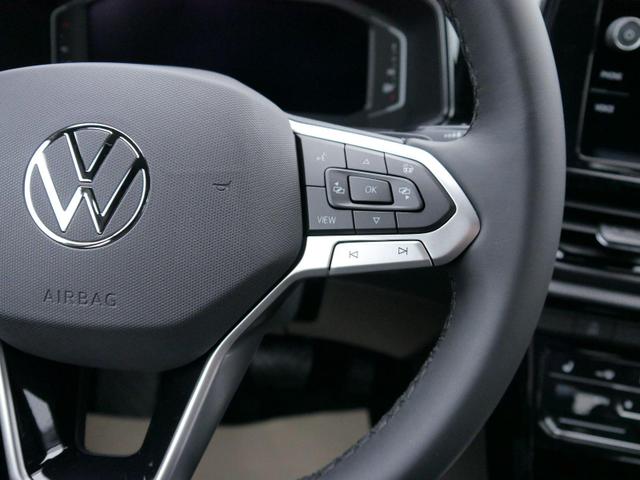 Volkswagen T-Roc Black Style 1,5 TSI DSG*AHK*ACC*MATRIX-LED*SHZ*PDC*KAMERA*TEMPOMAT*19-ZOLL 