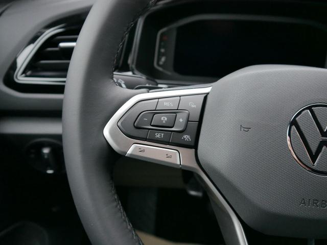 Volkswagen T-Roc Black Style 1,5 TSI DSG*AHK*ACC*MATRIX-LED*SHZ*PDC*KAMERA*TEMPOMAT*19-ZOLL 