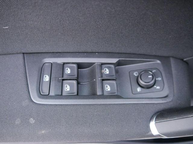 Volkswagen Touran Comfortline 1.5 TSI COMFORTLINE*ACC*NAVI*KESSY*3-ZONE KLIMAAUTOMATIK*RFK*WINTERPAKET* 