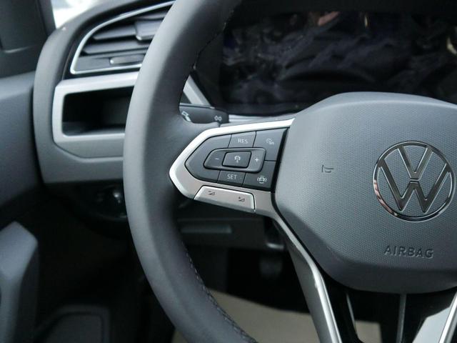 Volkswagen Touran Comfortline 1.5 TSI COMFORTLINE*ACC*NAVI*KESSY*3-ZONE KLIMAAUTOMATIK*RFK*WINTERPAKET* 