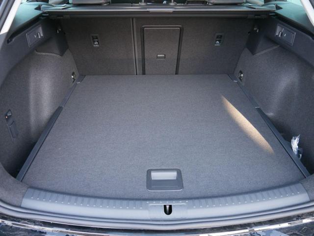 Seat Leon Sportstourer FR 1.5 eTSI Kombi DSG*AHK-SCHWENKBAR*NAVI*TEMPOMAT*3-ZONE KILMAAUTOMATIK 