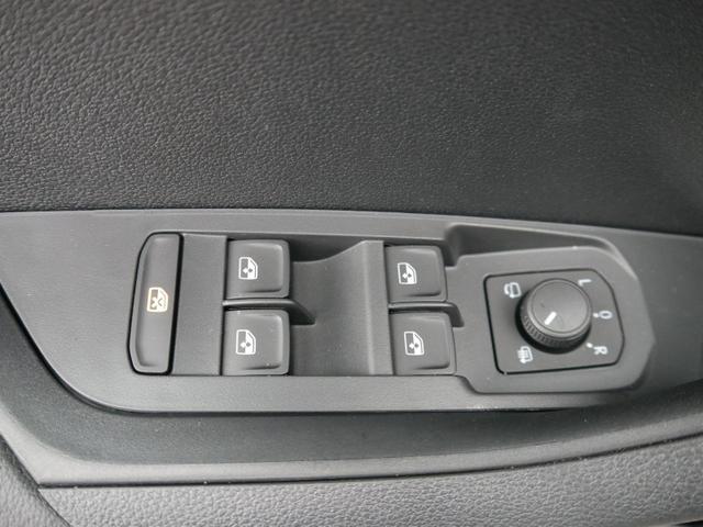 Skoda Karoq Selection 2.0 TDI DSG 4x4*AHK*PDC-HI*LED*SHZ*SMARTLINK*TEMPOMAT 