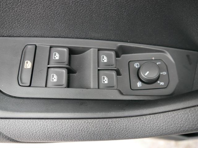 Skoda Karoq Selection 2.0 TDI DSG 4x4*AHK*PDC-HI*LED*SHZ*SMARTLINK*TEMPOMAT 