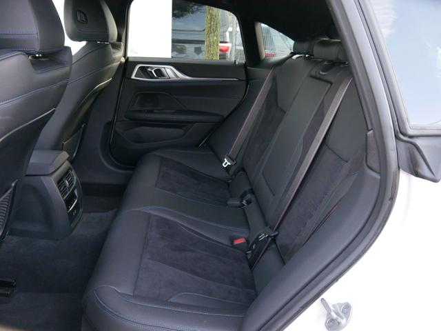 BMW M440 M440i Gran Coupe M-sport*NAVI*HEAD-UP DISPLAY*PDC*KAMERA*LED*SHZ*TEMPOMAT*20-ZOLL 