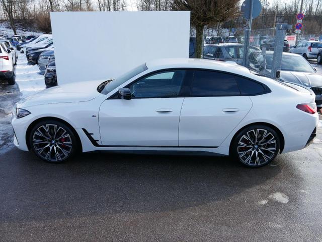 BMW M440 M440i Gran Coupe M-sport*NAVI*HEAD-UP DISPLAY*PDC*KAMERA*LED*SHZ*TEMPOMAT*20-ZOLL 