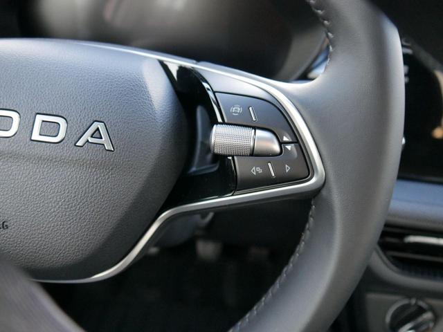 Skoda Fabia Selection 1.0 TSI *NAVI-&Uuml;BER-SMARTLINK*PDC-HI*LED*SHZ*KLIMA*RADIO 