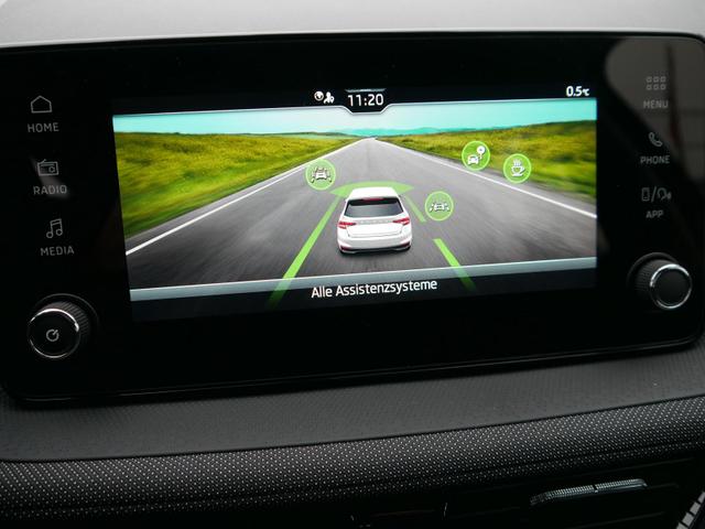Skoda Fabia Selection 1.0 TSI *PDC-HI*LED*SHZ*NAVI-&Uuml;BER-SMARTLINK*KLIMA*BLUETOOTH 