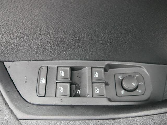 Skoda Karoq Selection 1.5 TSI DSG DSG*AHK-SCHWENKBAR*SMARTLINK*TEMPOMAT*PDC-HINTEN*LENKRADHEIZUNG* 