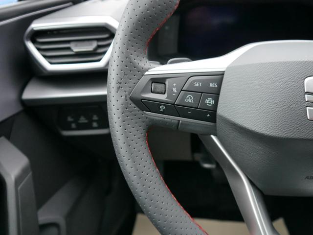 Seat Leon FR 2.0 TDI DSG*RFK*NAVI*TEMPOMAT*TRAVEL ASSIST* FULL LINK* KEYLESS-GO* 