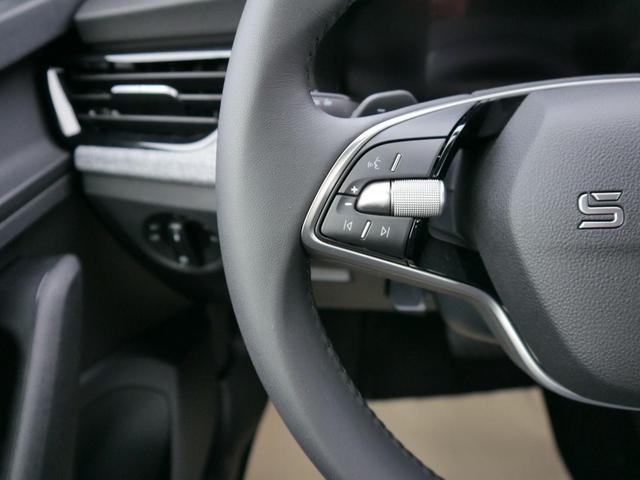 Skoda Kamiq Selection 1.5 TSI DSG*SMARTLINK*LED*PDC-HI*TEMPOMAT*SHZ*KLIMA 