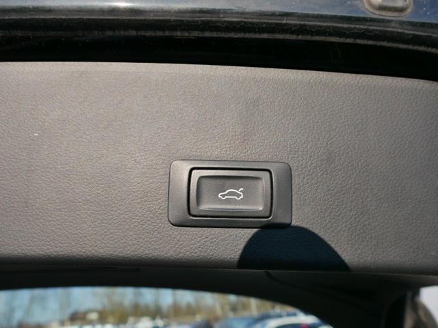 Audi A6 Avant 3.0 TDI quattro S-tronic*NAVI*PDC*AHK-SCHWENKBAR*TEMPOMAT*KLIMA*SHZ 