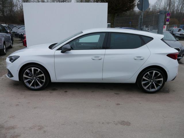 Seat Leon FR 2.0 TDI DSG*RFK*NAVI*TEMPOMAT*TRAVEL ASSIST* FULL LINK* KEYLESS-GO* 
