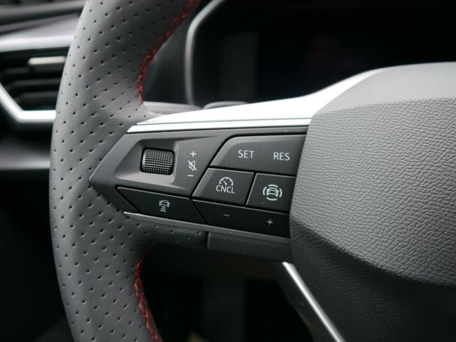 Seat Leon FR 2.0 TDI DSG*RFK*NAVI*TEMPOMAT*TRAVEL ASSIST* FULL LINK* KEYLESS-GO* 