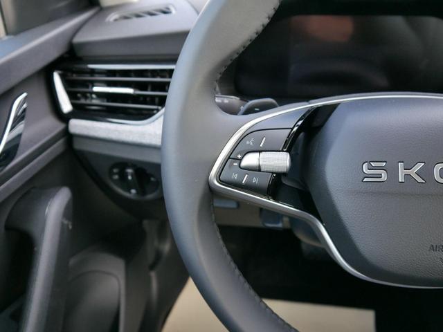 Kamiq Selection 1.5 TSI DSG*AHK-SCHWENKBAR*PDC-HI*LED*SMARTLINK*SHZ*TEMPOMAT 