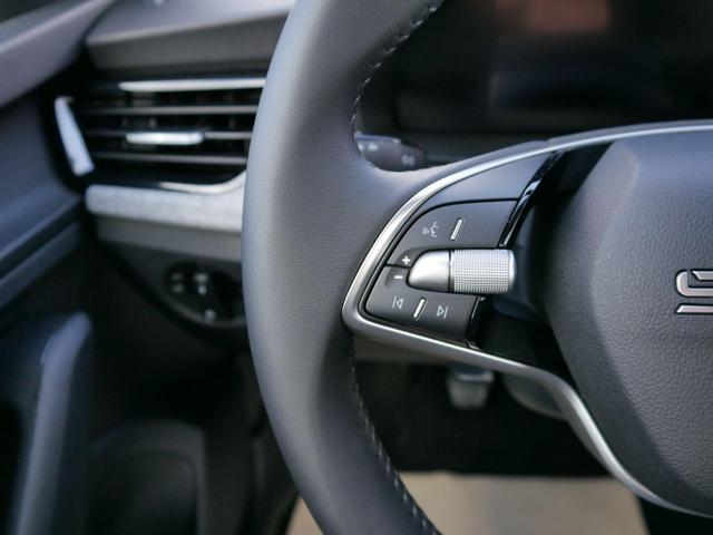 Skoda Kamiq Selection 1.0 TSI*SMARTLINK*PDC-HI*LED*SHZ*TEMPOMAT*KLIMA 