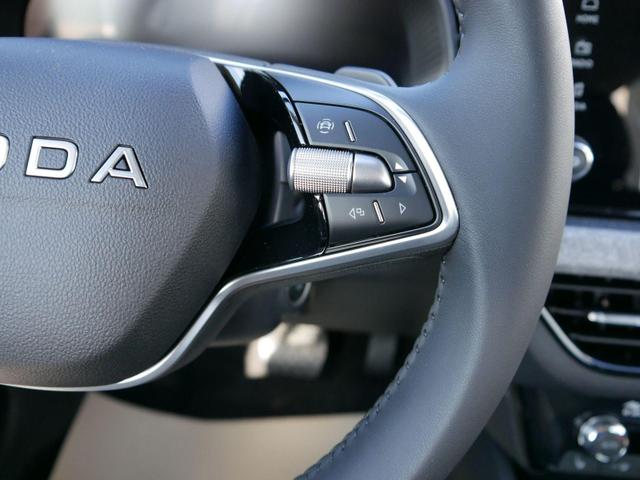 Skoda Kamiq Selection 1.5 TSI DSG*AHK-SCHWENKBAR*PDC-HI*LED*SMARTLINK*SHZ*TEMPOMAT 