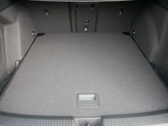 Volkswagen Golf Variant R-Line 1.5 eTSI 150 DSG R-line*NAVI*ACC*MATRIX-LED*PDC*KAMERA*TEMPOMAT 