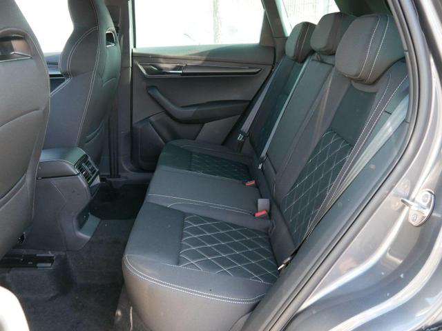 Skoda Karoq Sportline 2.0 TSI 4x4 DSG DSG*ACC*AHK-SCHWENKBAR*PDC-HINTEN*KESSY*LENKRADHEIZUNG* 