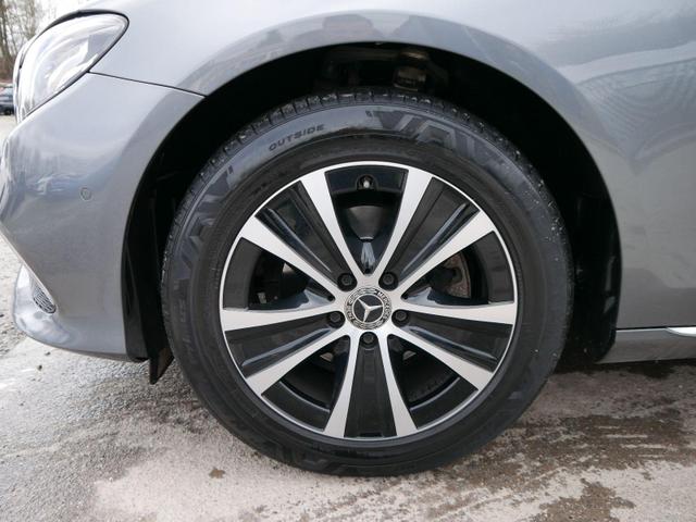 Mercedes-Benz E-Klasse AVANTGARDE E 220 T 2.0 CDI AVANTGARDE*iNTERIEUR*PAKET*AHK-SCHWENKBAR*NAVI*PDC*KAMERA*LED*SHZ*TEMPOMAT 