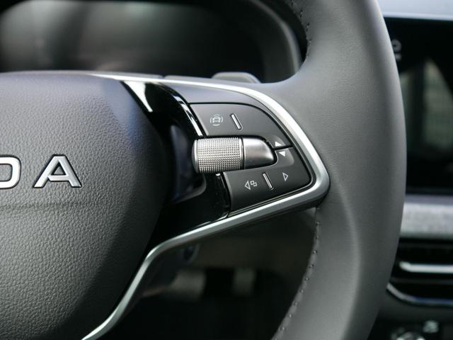 Skoda Kamiq Selection 1.0 TSI DSG*PDC-HINTEN*TEMPOMAT*SMARTLINK*SHZ*LED*KLIMAAUTOMATIK* 