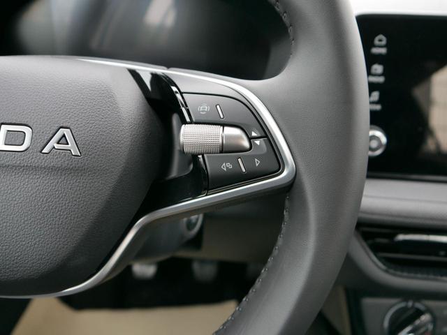 Skoda Fabia Selection 1.0 TSI *LED*PDC-HI*SMARTLINK*SHZ*BLUETOOTH*FRONT-ASSIST 