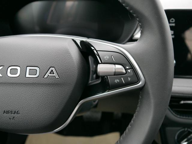 Skoda Fabia Selection 1.0 TSI DSG*NAVI-&Uuml;BER-SMARTLINK*LED*PDC-HI*SHZ*DAB*KLIMA 