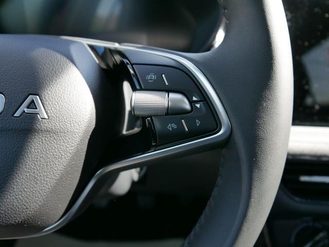 Fabia Selection 1.0 TSI *NAVI-&Uuml;BER-SMARTLINK*PDC-HI*LED*SHZ*KLIMA*RADIO 