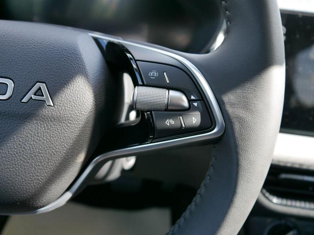 Skoda Fabia Selection 1.0 TSI DSG*NAVI-&Uuml;BER-SMARTLINK*LED*PDC-HI*SHZ*DAB*KLIMA 