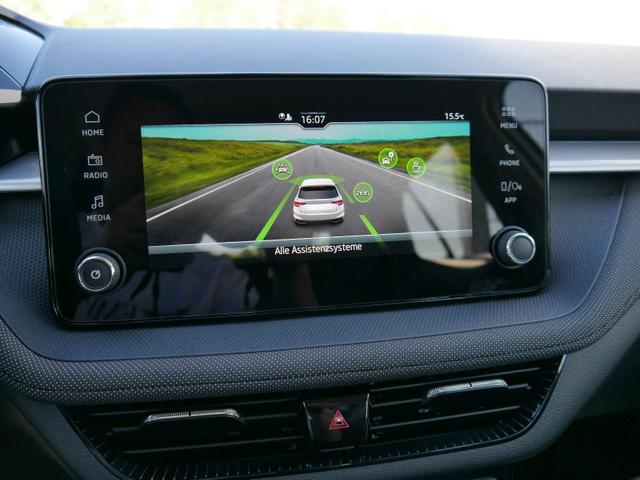 Skoda Fabia Selection 1.0 TSI DSG*NAVI-&Uuml;BER-SMARTLINK*LED*PDC-HI*SHZ*DAB*KLIMA 