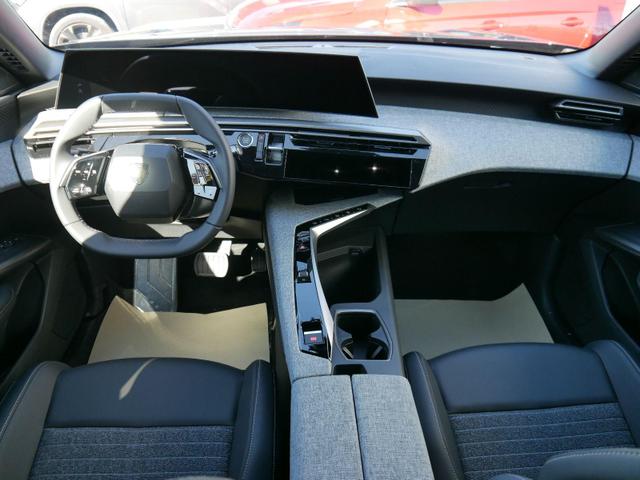 Peugeot 3008 Allure Exclusive HYBRID 145 e-DCS6*NAVI*LED*PDC*360*KAMERA*TEMPOMAT*19-ZOLL-ALU 
