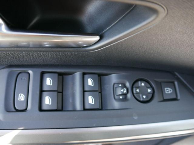 Peugeot 3008 Allure Exclusive HYBRID 145 e-DCS6*NAVI*LED*PDC*360*KAMERA*TEMPOMAT*19-ZOLL-ALU 