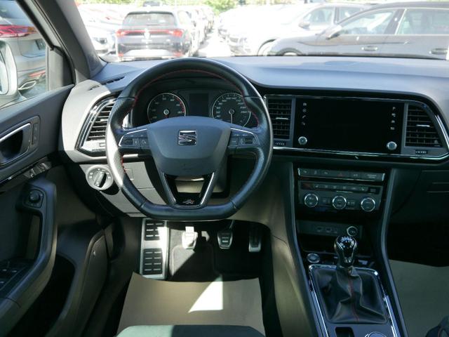 Seat Ateca FR 1.5 TSI FR*AHK-SCHWENKBAR*NAVI*LED*SHZ*PDC*KAMERA*TEMPOMAT*19-ZOLL 