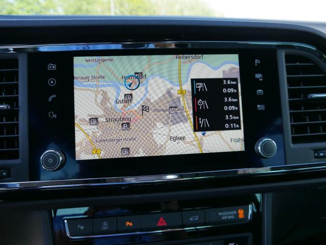 Seat Ateca FR 1.5 TSI FR*AHK-SCHWENKBAR*NAVI*LED*SHZ*PDC*KAMERA*TEMPOMAT*19-ZOLL 