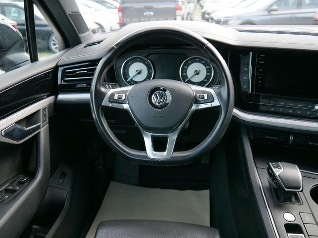 Volkswagen Touareg 3.0 V6 TDI SCR DSG 4MOTION * LEDER IQ.LIGHT 18 ZOLL PANORAMA AHK KAMERA 