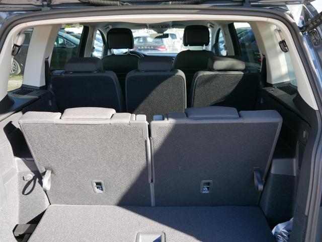 Touran Comfortline 1.5 TSI DSG COMFORTLINE*NAVI*ACC*PDC*LED*SHZ*KAMERA*7-SITZER*17-ZOLL 