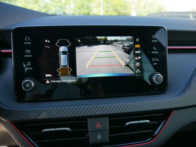Skoda Kamiq Monte Carlo 1,5 TSI DSG *AHK-SCHWENKBAR*PDC-HINTEN*KAMERA*SHZ*KESSY*LENKRADHEIZUNG* 