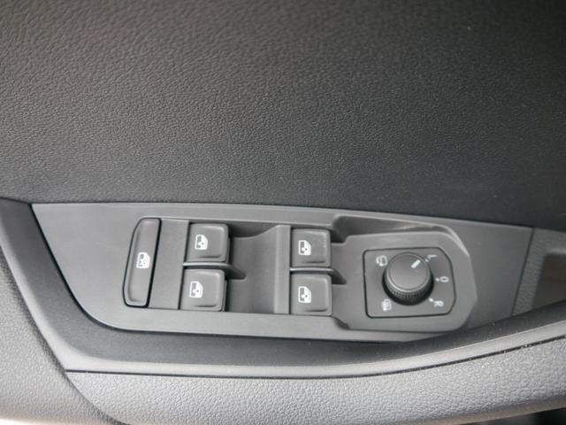 Skoda Karoq Selection 2.0 TDI DSG 4x4 4x4*AHK*TEMPOMAT*SMARTLINK*KLIMAAUTOMATIK*SHZ*LED 