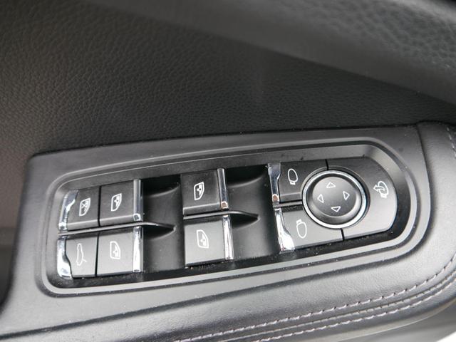 Porsche Macan S*NAVI*DPC*KAMERA*LED*KLIMA*LEDER*EL.PONORAMA-DACH*SPIEGEL-PAKET*20-ZOLL 