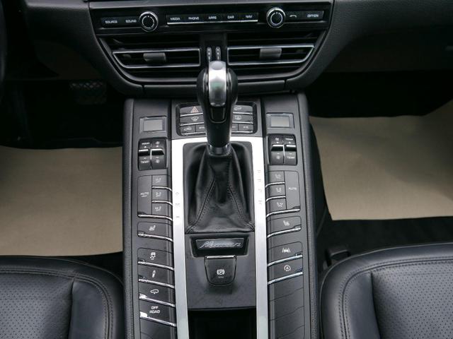Porsche Macan S*NAVI*DPC*KAMERA*LED*KLIMA*LEDER*EL.PONORAMA-DACH*SPIEGEL-PAKET*20-ZOLL 
